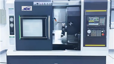 เครื่องกลึงแนวนอน CNC